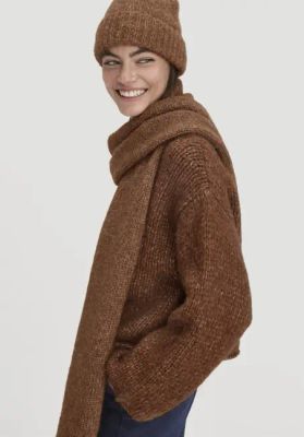 Knitted scarf made of alpaca with organic Pima cotton