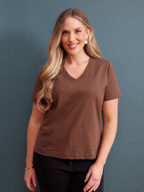 Cathy V-neck Tee - Brown