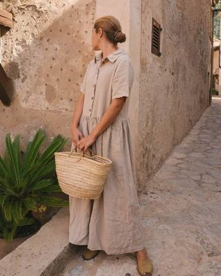 Vernaza - Linen Dress in Almond