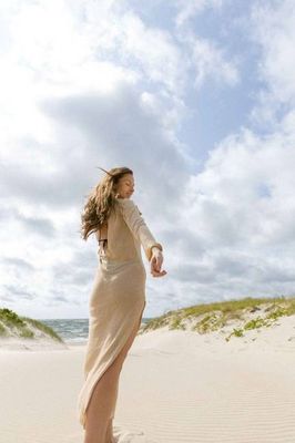 Langes Kleid Mare aus 100% Leinen Sandfarben