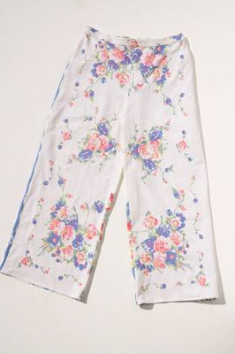 Scout Tie-Back Pant - Roses/Fruit (XL)