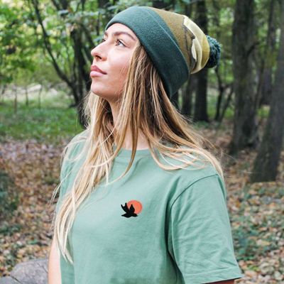 Besticktes Ikarus-T-Shirt (Unisex)