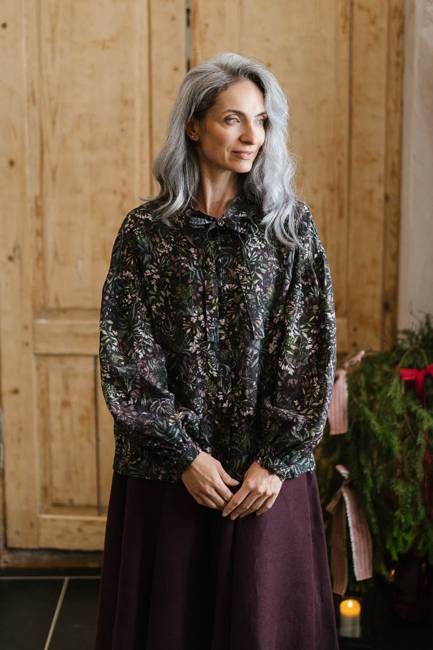 Clementine – Linen Shirt with Bow-Tie Collar