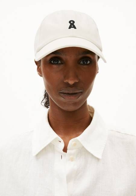 YENAAS BOLD CAP | oatmilk-black