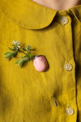 Porcelain Flower Pocket