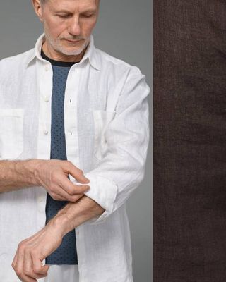 Langärmliges schweres Leinenhemd für Herren in Schokolade