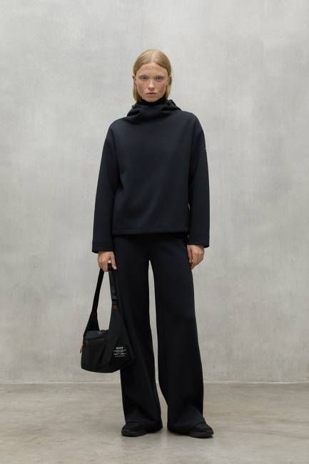 BLACK CANCUN SWEATSHIRT