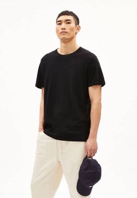 MAARKOS LINO| black