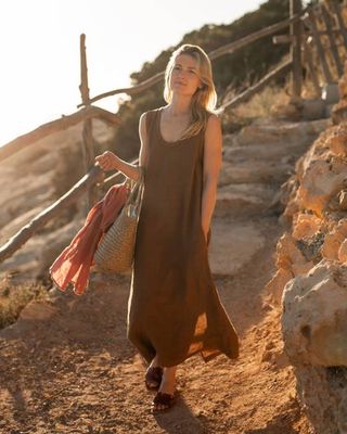 Sun - Linen Dress in Brown