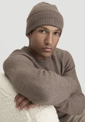 Knitted hat made of organic merino wool with cashmere