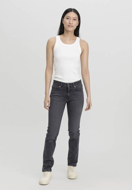 LEA Mid Rise Slim jeans made from organic denim