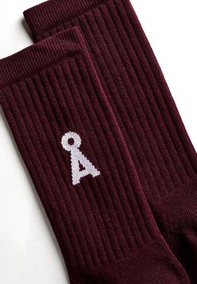 SAAMUS SHORT SOCKS | dark cranberry