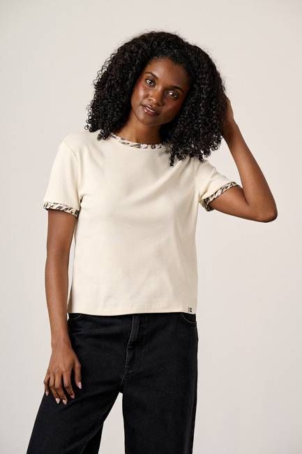 Maya - Cotton T-Shirt in Leo Swirl Trim