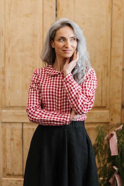 Classic – Linen Shirt with Peter Pan Collar