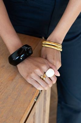 Lucite Cuff Black Gloss