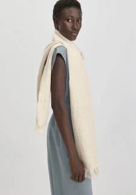 Scarf made of Manila hemp with silk