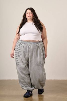 Renata - Ballonhose aus Baumwolle mit Bündchen, blau-weiß gestreift