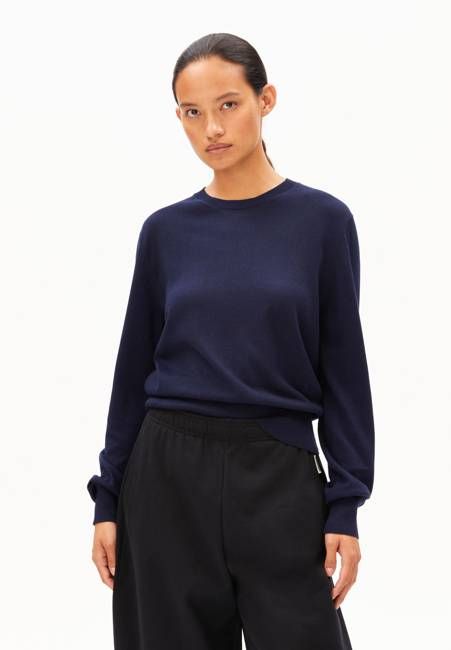 FINE KNIT SWEATER | tinted navy