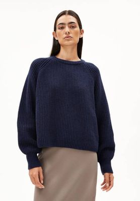 RIB KNIT SWEATER | tinted navy
