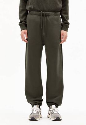 BAASTI FLEECE SWEATPANT | forest pine