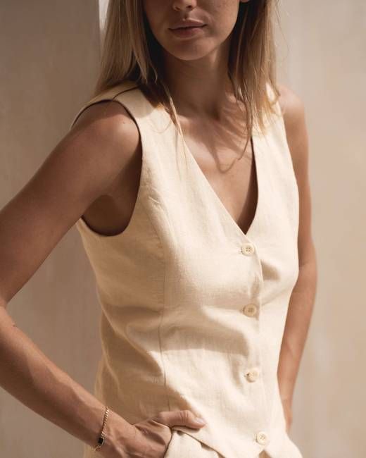 Amy - Linen Vest in Beige