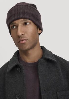Knitted hat made of organic merino wool with cashmere