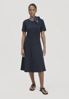 Jersey dress, knee-length, slim fit, made from pure organic cotton