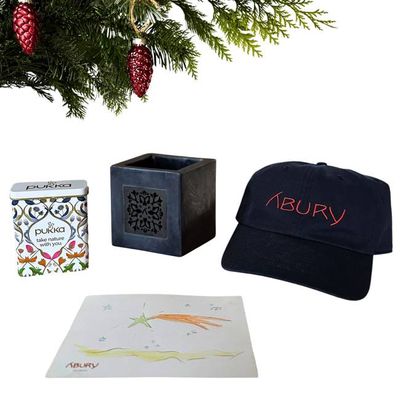 Supporter Christmas Set – Cap, Wax Lantern, Tea & Hand-Painted Postcard