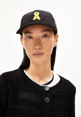 ICONIC Å YENAAS | black