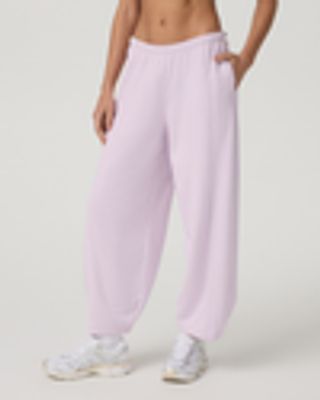 Sedona Barrel Crop Sweatpant – Women's Lilac Breeze Sweatpants – Pants – Vuori