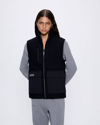 Archive Womens DNA Utility Wool Gilet—black