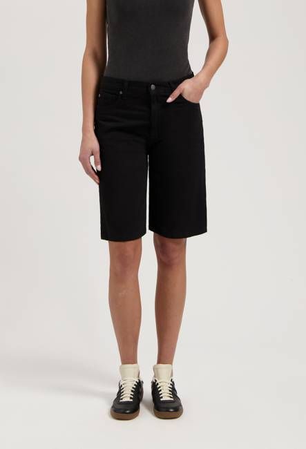 Suzy Mid Short - BlackDip