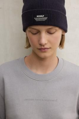 VIOLET WOOL HAT