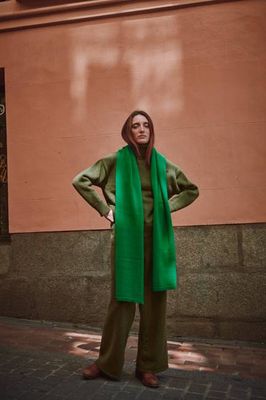 SOLANGE Mega Scarf in Merino Wool - Parrot Green