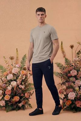 Besticktes P T-Shirt