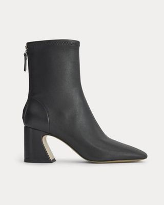 Leather Curved-Heel Boot | Black