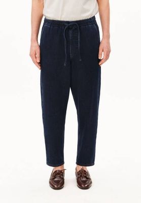 PULL-ON TAPERED JEANSHOSE