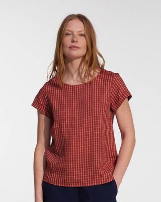 Blouse No.14 Linen T-shirt in Pomodoro Plaid