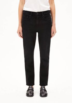 CAYAA TARPA LOW BOYFRIEND JEAN | ebony