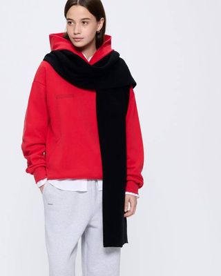 Archive Recycled Cashmere Scarf—black