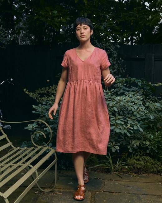 No.40 V Neckline Linen Day Dress in Brick Dust