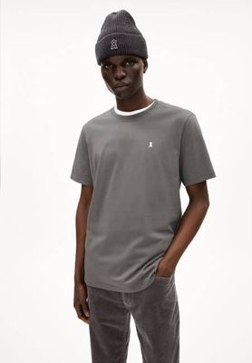 LAARON T-SHIRT | iron cast