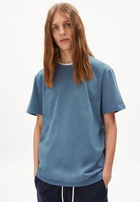 MAARKOS T-SHIRT | blauer Stahl
