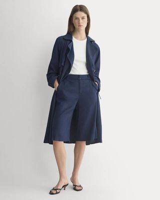 Long Tailored Short in Stretch Linen | Navy