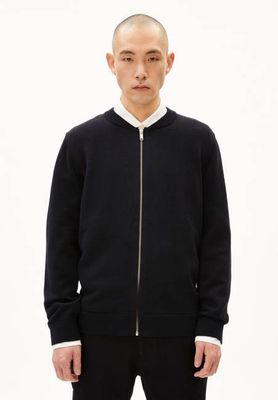 AGAAMON STRICKJACKE | schwarz