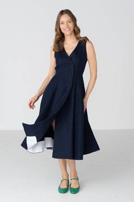 Rosa — Midi-Leinenkleid mit Doppelknopf-Vorderseite