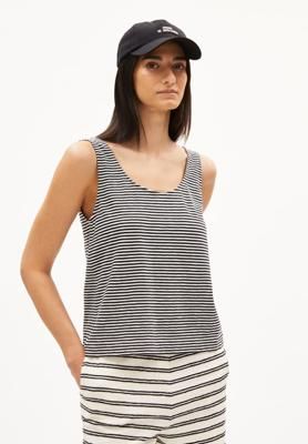 Tops MINAAMI LITA in black-oatmilk by ARMEDANGELS