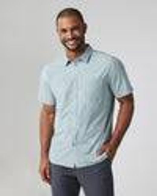 Short-Sleeve Bridge Button Down | Chalk Blue Falling Fronds | Vuori