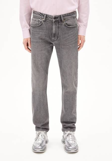 DYLAANO | black shadow