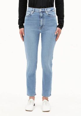 LEJAANI SCHMAL GESCHNITTENE JEANS MIT HOHER TAILLE | taube
